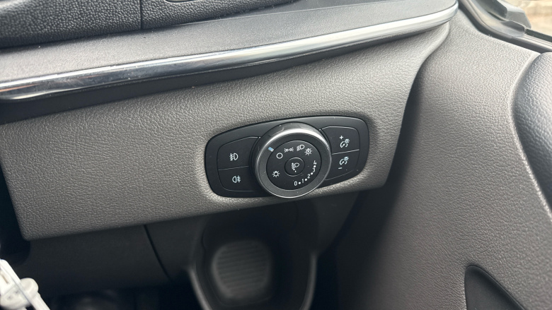 Ford Tourneo Custom Transit Custom Tourneo L2 Diesel Fwd 2.0 EcoBlue Hybrid 130ps L/R 8 Seater Titanium